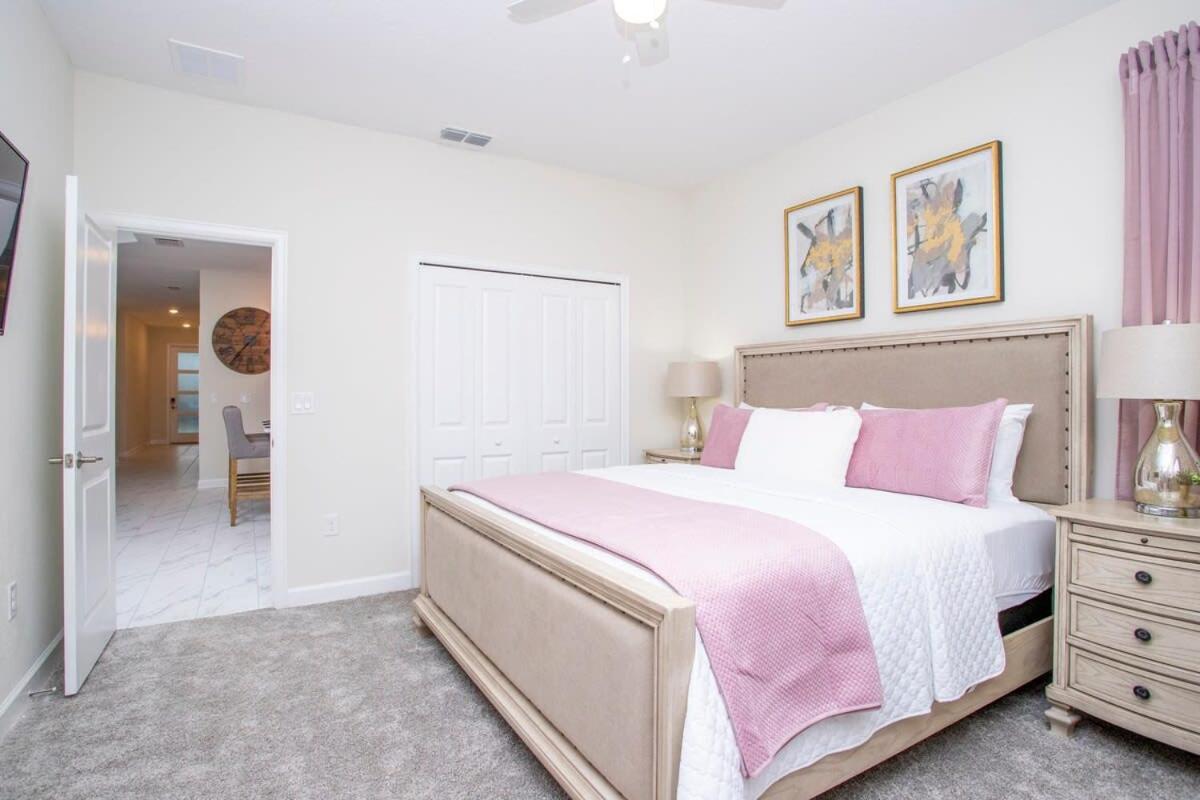 Gorgeous 5 Bd Single Family Close To @ Storey 2734 *