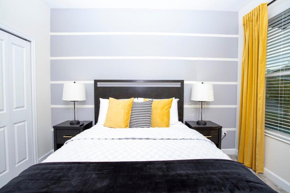 Gorgeous 5 Bd Single Family Close To @ Storey 2734 Hébergement de vacances
