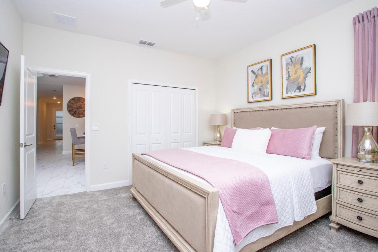 Gorgeous 5 Bd Single Family Close To @ Storey 2734 *