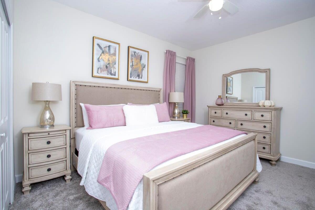 Gorgeous 5 Bd Single Family Close To @ Storey 2734 Holiday home *