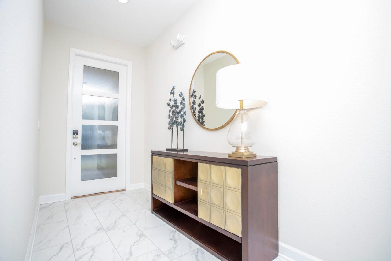 Gorgeous 5 Bd Single Family Close To @ Storey 2734