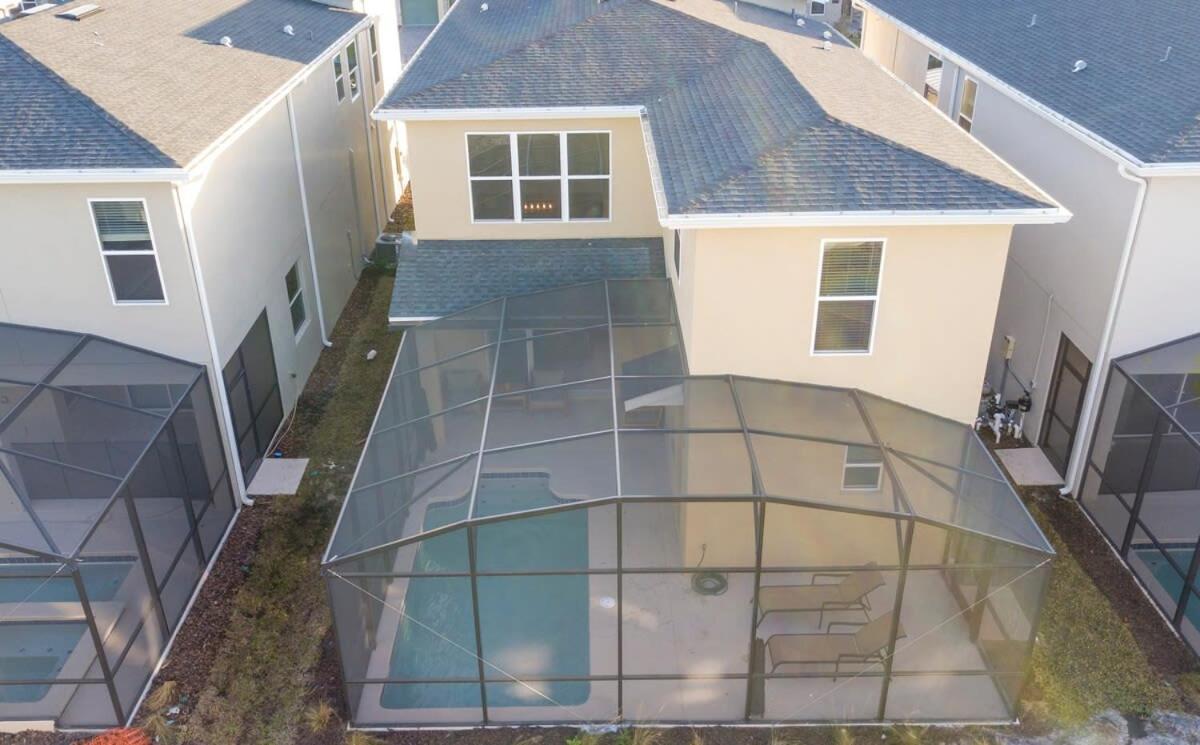 Gorgeous 5 Bd Single Family Close To @ Storey 2734 *