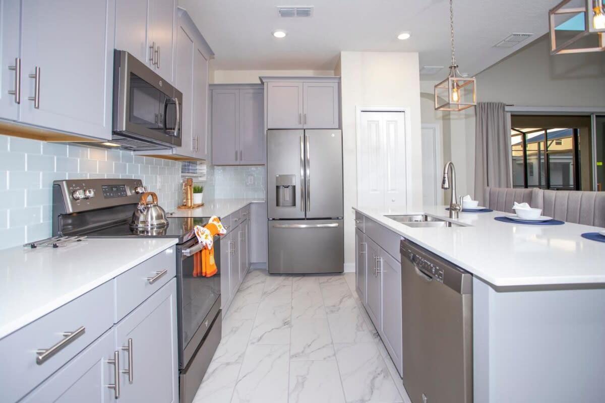 Gorgeous 5 Bd Single Family Close To @ Storey 2734